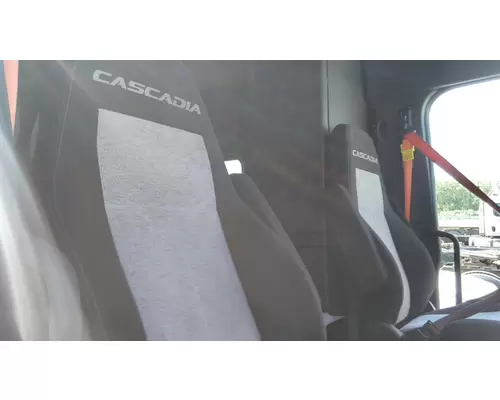 FREIGHTLINER CASCADIA 126 SEAT, FRONT