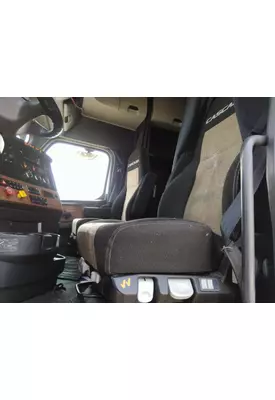 FREIGHTLINER CASCADIA 126 SEAT, FRONT