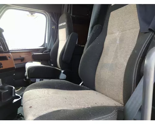 FREIGHTLINER CASCADIA 126 SEAT, FRONT