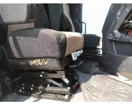 FREIGHTLINER CASCADIA 126 SEAT, FRONT