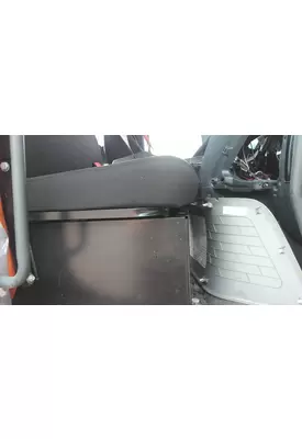 FREIGHTLINER CASCADIA 126 SEAT, FRONT
