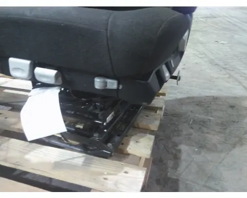 FREIGHTLINER CASCADIA 126 SEAT, FRONT