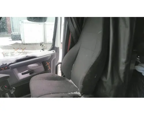 FREIGHTLINER CASCADIA 126 SEAT, FRONT