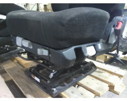 FREIGHTLINER CASCADIA 126 SEAT, FRONT
