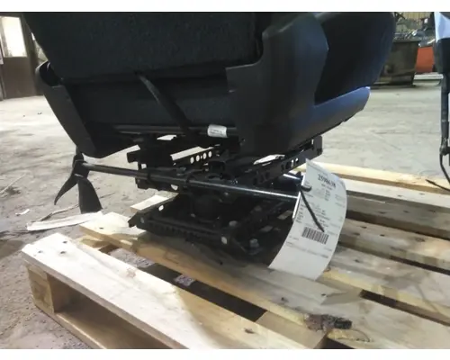 FREIGHTLINER CASCADIA 126 SEAT, FRONT
