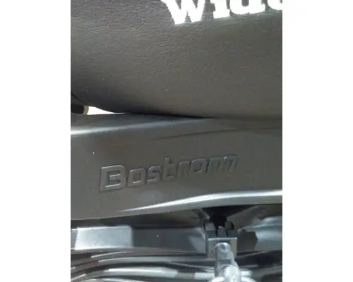 FREIGHTLINER CASCADIA 126 SEAT, FRONT