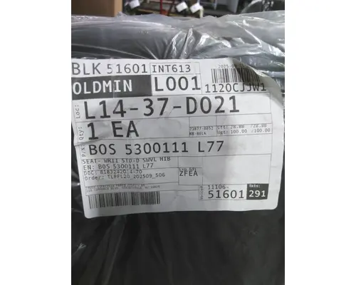 FREIGHTLINER CASCADIA 126 SEAT, FRONT