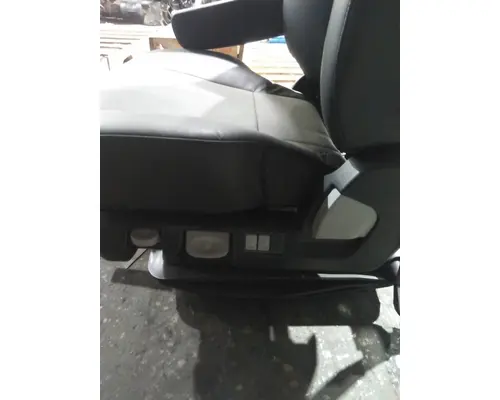 FREIGHTLINER CASCADIA 126 SEAT, FRONT