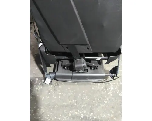 FREIGHTLINER CASCADIA 126 SEAT, FRONT