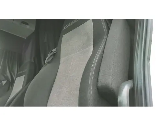 FREIGHTLINER CASCADIA 126 SEAT, FRONT