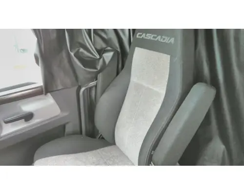 FREIGHTLINER CASCADIA 126 SEAT, FRONT