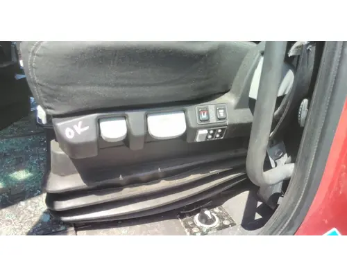 FREIGHTLINER CASCADIA 126 SEAT, FRONT