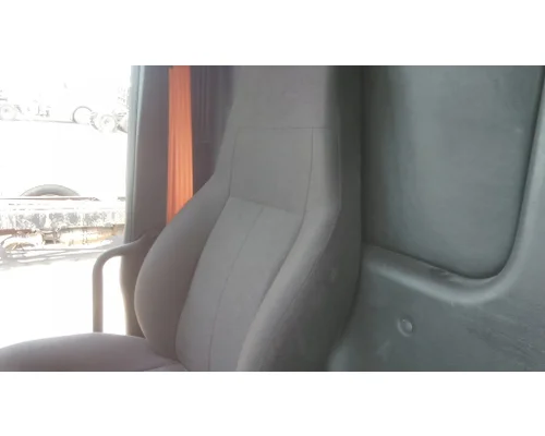 FREIGHTLINER CASCADIA 126 SEAT, FRONT