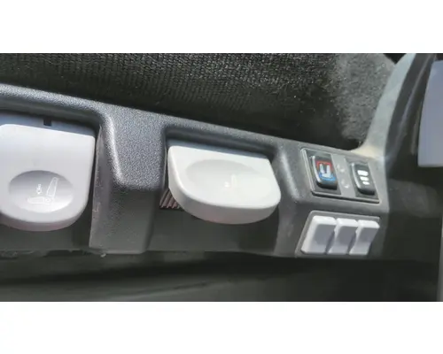 FREIGHTLINER CASCADIA 126 SEAT, FRONT