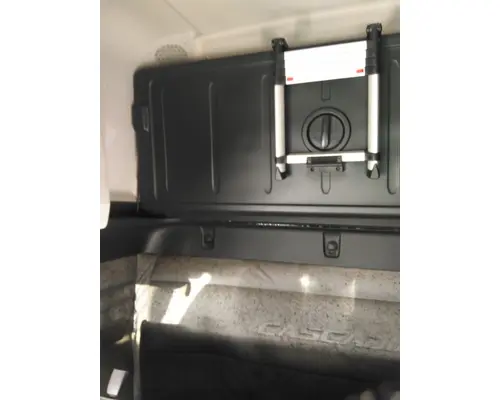 FREIGHTLINER CASCADIA 126 SLEEPER BUNK