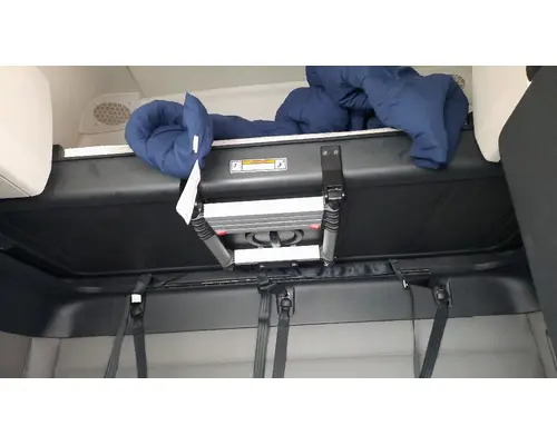 FREIGHTLINER CASCADIA 126 SLEEPER BUNK