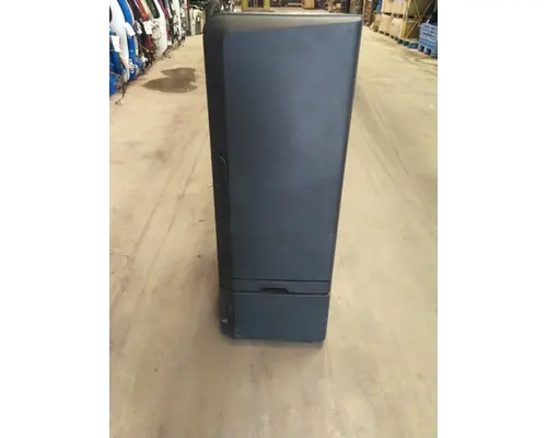 FREIGHTLINER CASCADIA 126 SLEEPER CLOSET