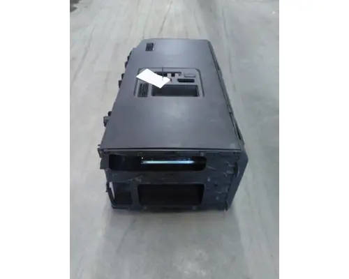 FREIGHTLINER CASCADIA 126 SLEEPER CLOSET