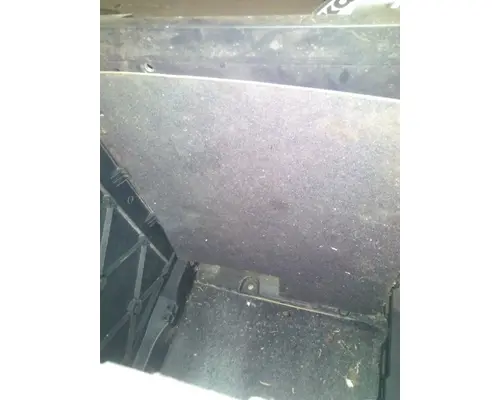 FREIGHTLINER CASCADIA 126 SLEEPER CLOSET