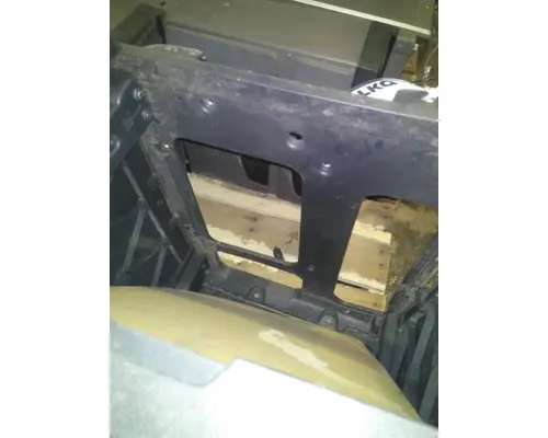 FREIGHTLINER CASCADIA 126 SLEEPER CLOSET