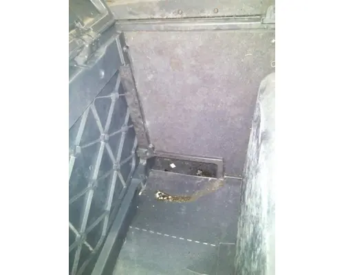 FREIGHTLINER CASCADIA 126 SLEEPER CLOSET