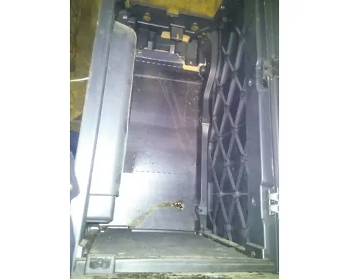 FREIGHTLINER CASCADIA 126 SLEEPER CLOSET