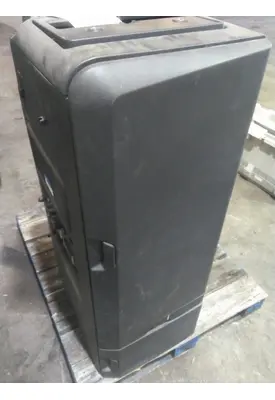 FREIGHTLINER CASCADIA 126 SLEEPER CLOSET