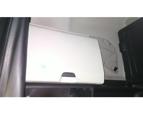 FREIGHTLINER CASCADIA 126 SLEEPER CLOSET