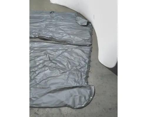 FREIGHTLINER CASCADIA 126 SLEEPER CURTAIN