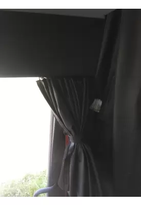 FREIGHTLINER CASCADIA 126 SLEEPER CURTAIN