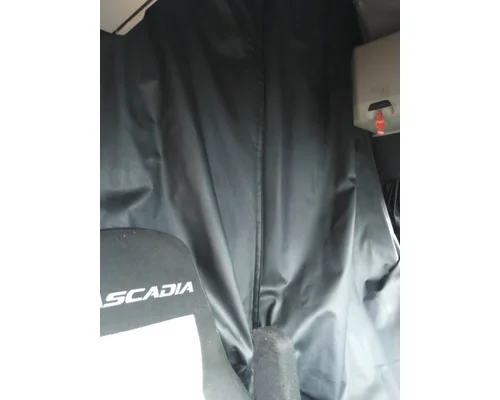 FREIGHTLINER CASCADIA 126 SLEEPER CURTAIN