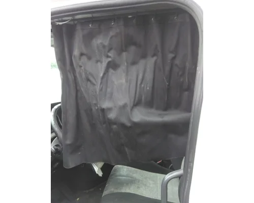 FREIGHTLINER CASCADIA 126 SLEEPER CURTAIN