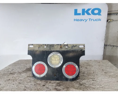 FREIGHTLINER CASCADIA 126 STOP TURN TAIL LAMP