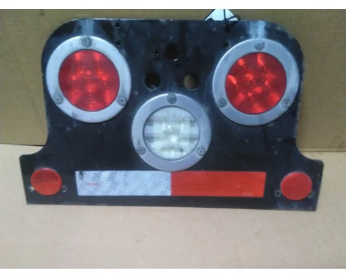 FREIGHTLINER CASCADIA 126 STOP TURN TAIL LAMP