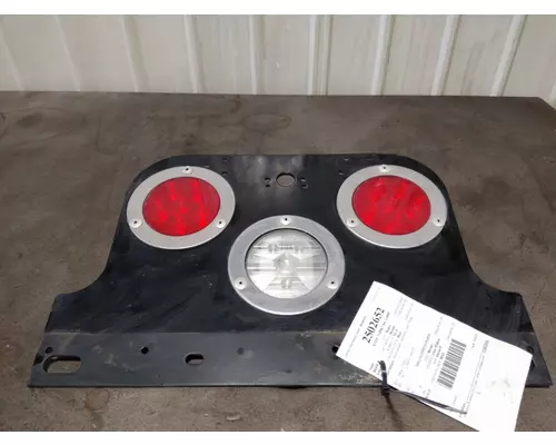 FREIGHTLINER CASCADIA 126 STOP TURN TAIL LAMP