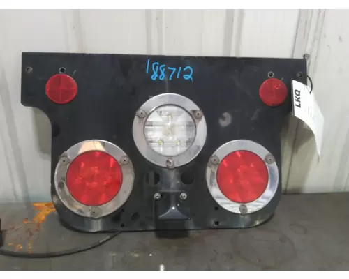FREIGHTLINER CASCADIA 126 STOP TURN TAIL LAMP