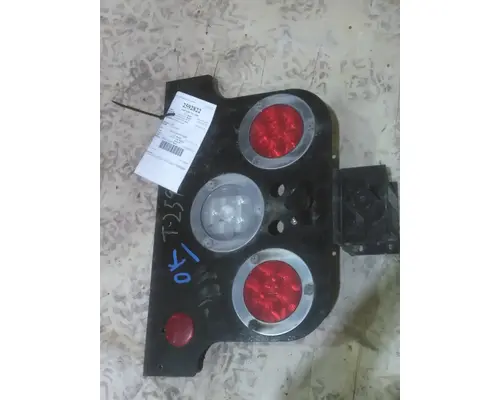 FREIGHTLINER CASCADIA 126 STOP TURN TAIL LAMP