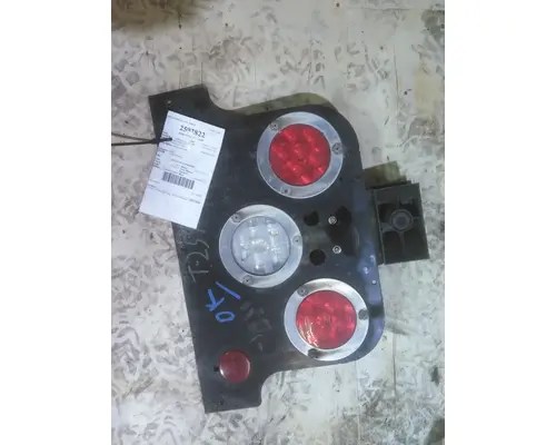 FREIGHTLINER CASCADIA 126 STOP TURN TAIL LAMP