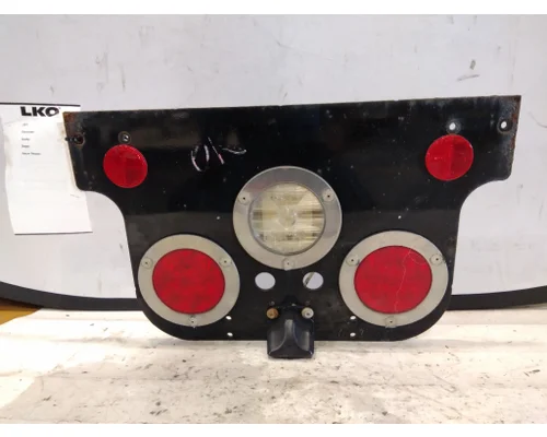 FREIGHTLINER CASCADIA 126 STOP TURN TAIL LAMP