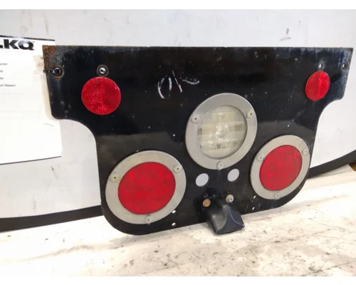 FREIGHTLINER CASCADIA 126 STOP TURN TAIL LAMP
