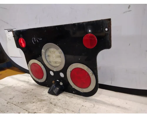 FREIGHTLINER CASCADIA 126 STOP TURN TAIL LAMP