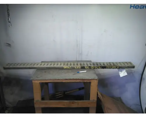 FREIGHTLINER CASCADIA 126 TANK STEP