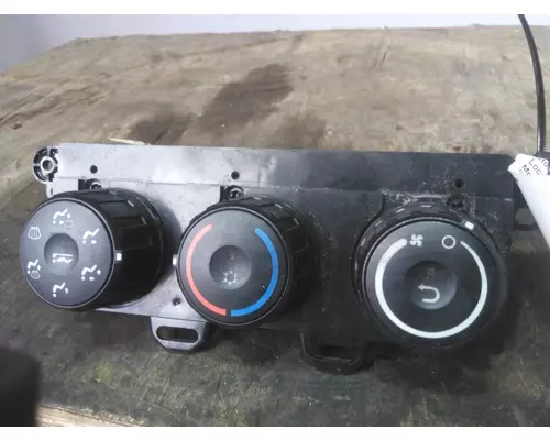 FREIGHTLINER CASCADIA 126 TEMPERATURE CONTROL