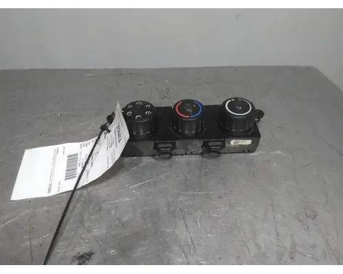 FREIGHTLINER CASCADIA 126 TEMPERATURE CONTROL