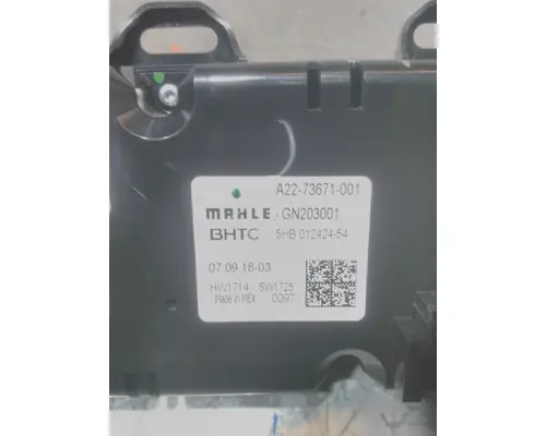 FREIGHTLINER CASCADIA 126 TEMPERATURE CONTROL