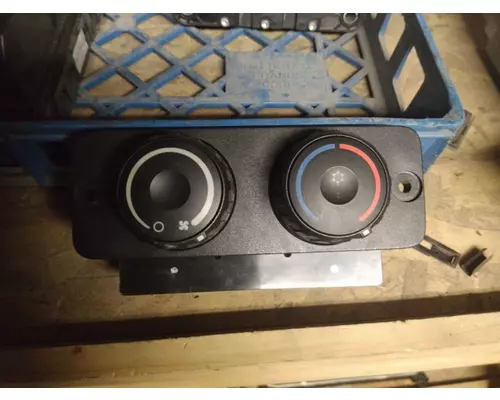 FREIGHTLINER CASCADIA 126 TEMPERATURE CONTROL