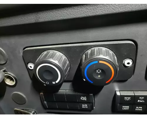 FREIGHTLINER CASCADIA 126 TEMPERATURE CONTROL