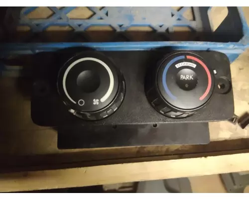 FREIGHTLINER CASCADIA 126 TEMPERATURE CONTROL