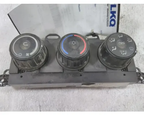 FREIGHTLINER CASCADIA 126 TEMPERATURE CONTROL