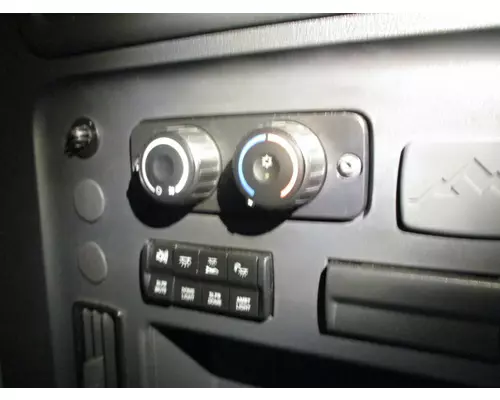 FREIGHTLINER CASCADIA 126 TEMPERATURE CONTROL